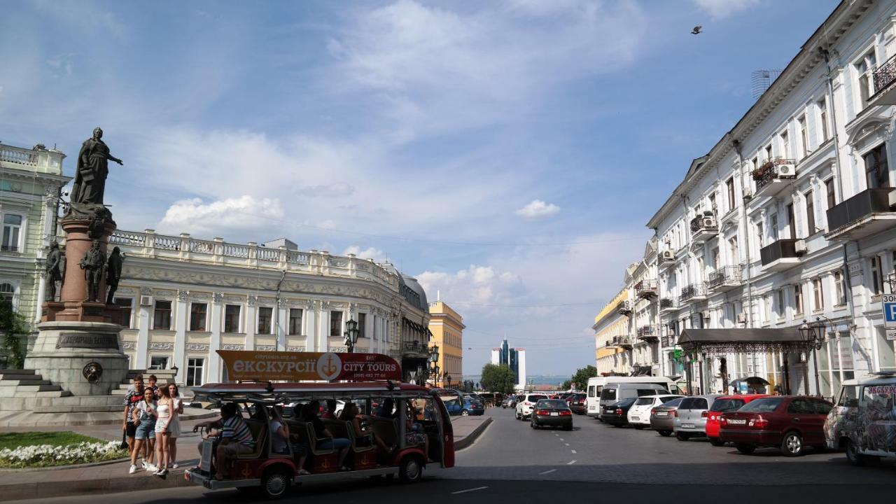 E4 Hotel Odesa Exterior foto